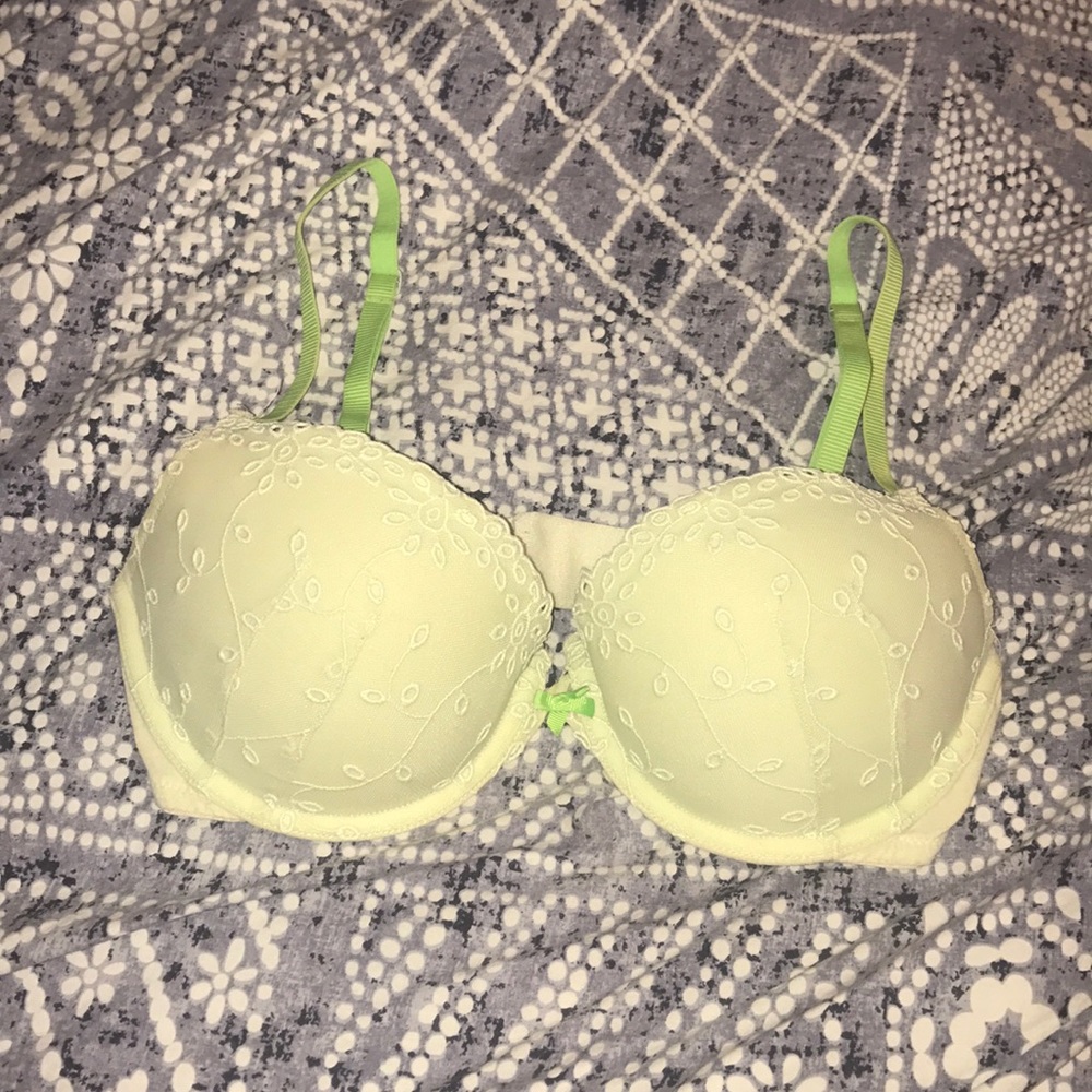Gilly hicks 34D push 'Em up balconet